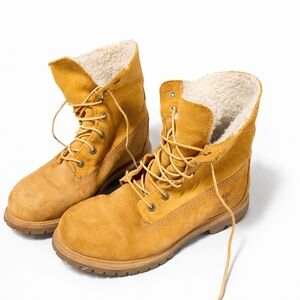 Timberland Wheat Suede Lace-Up Shearling Lined Boots